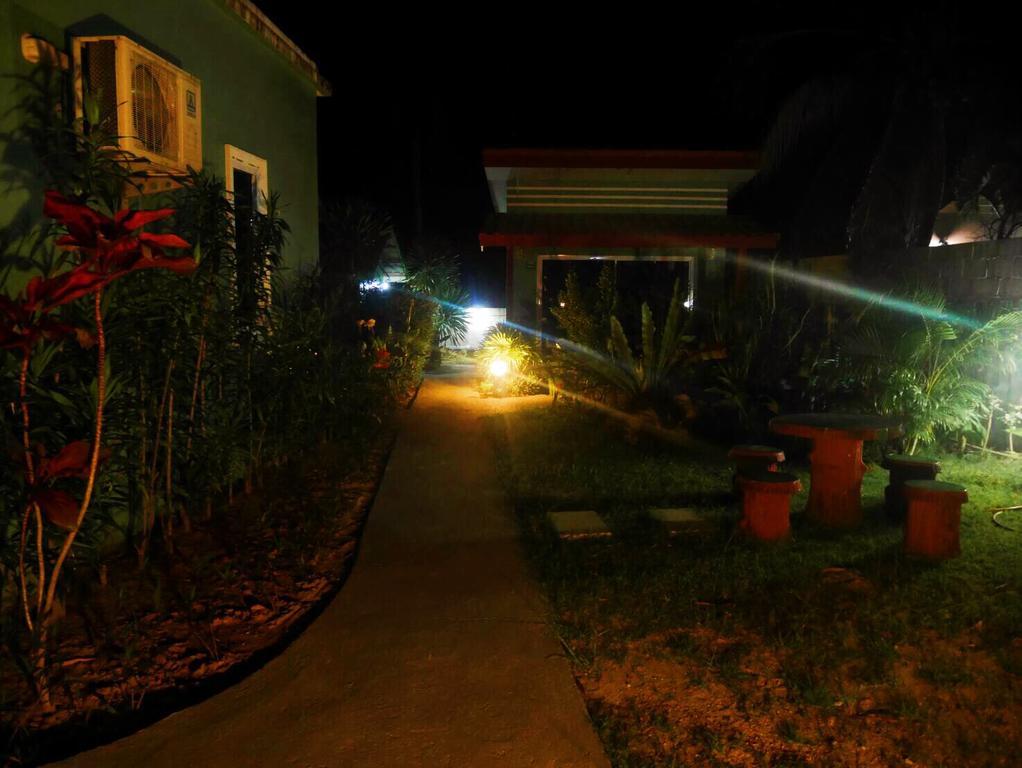Suntalee House Hotel Nai Yang Bagian luar foto